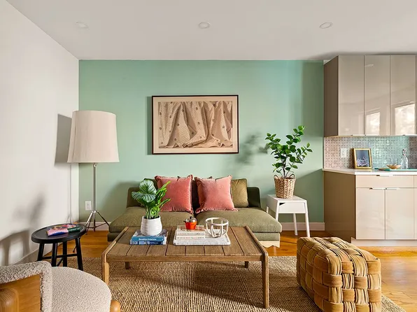 300 Ocean Pkwy APT 2L, Brooklyn, NY 11218