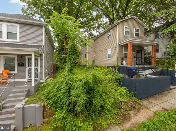 329 56th St NE, Washington, DC 20019