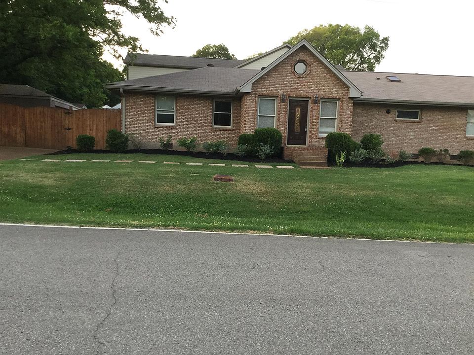 2nd image of 5500 Corbett Ln