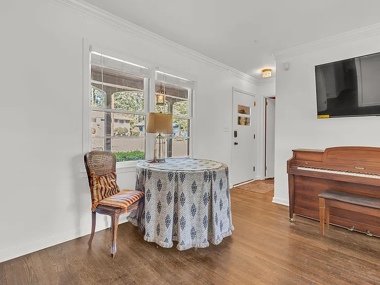 Bryant Dr — Photo 15