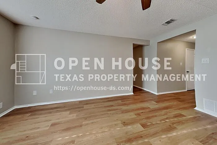 3 bed, 2.0 bath, 1633 sqft, $2,025 — Photo 3