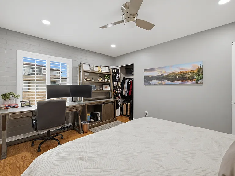 4846 N Woodmere Fairway #8 — Photo 21