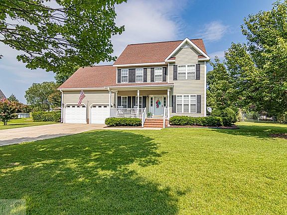 4th image of 215 Lane Tree Dr