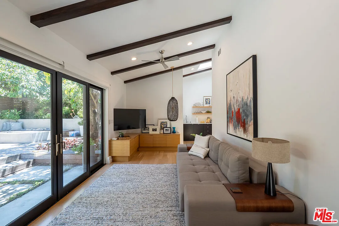Studio, 1.0 bath, 350 sqft, $3,000 — Photo 4