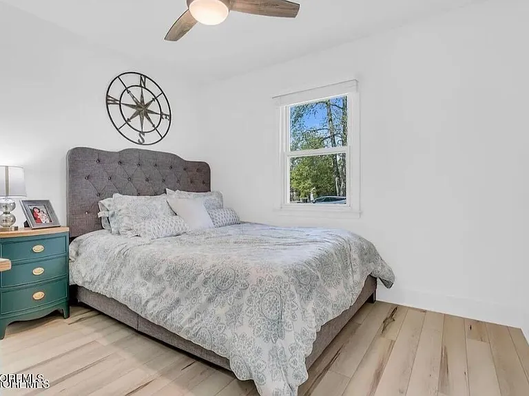 1506 Evergreen Ave — Photo 11
