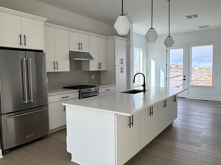 707 Saddle Dr — Photo 8