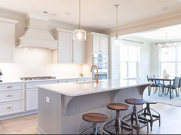 3rd image of 4020 Lioncrest Ln