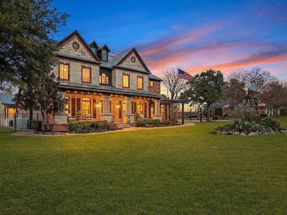 1st image of 264 Equestrian Dr
