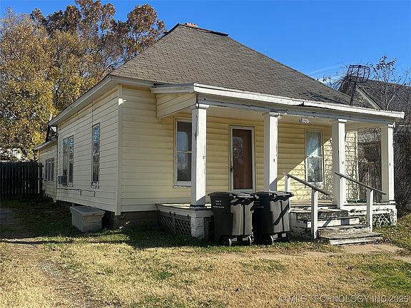 2nd image of 1206 S Armstrong Ave