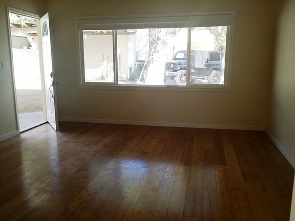 2nd image of 1467 Bresee Ave
