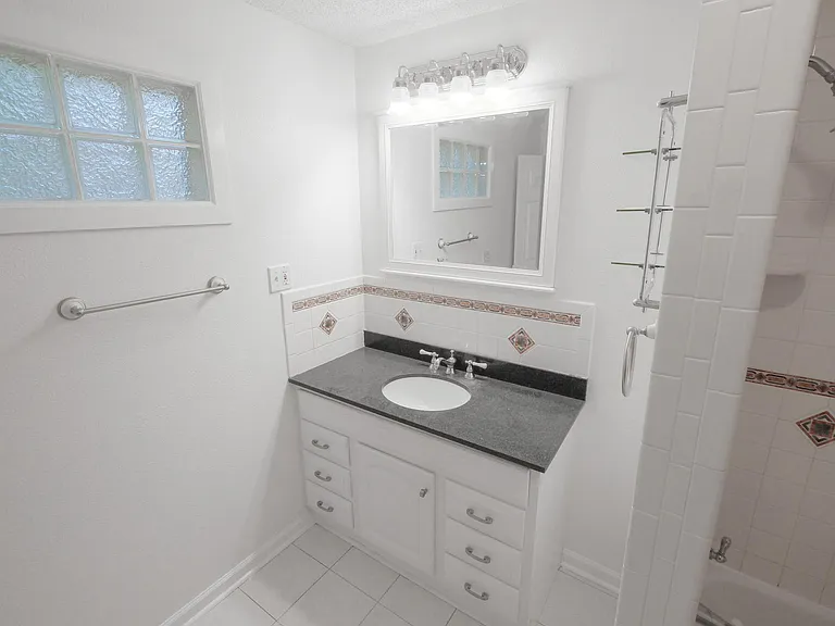3902 Dexter Ave — Photo 18