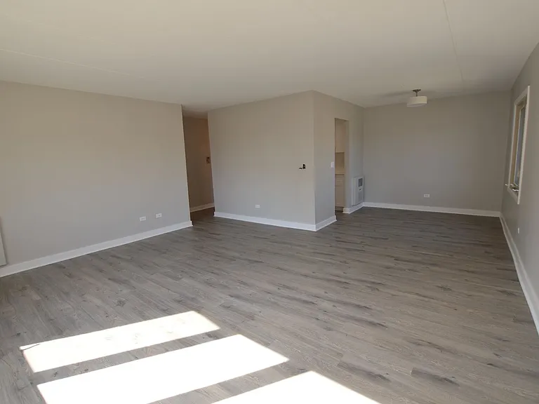 Grove Tower Lofts — Photo 11