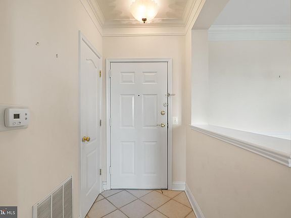 5th image of 701 Fallsgrove Dr APT 309