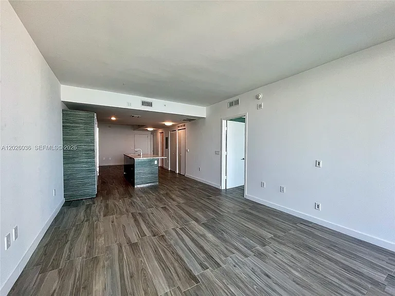 460 NE 28th St #2005 — Photo 9