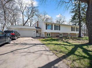 5595 Timber Ln, Shorewood, MN 55331