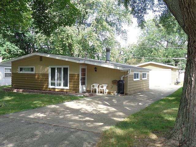 1st image of 119 Maple Ave