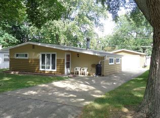 119 Maple Ave, North Aurora, IL 60542