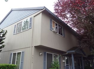 7814 SE Washington St APT 3, Portland, OR 97215