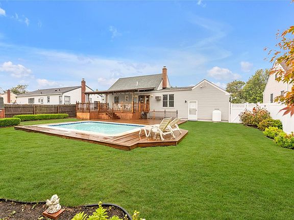 3rd image of 1565 1st St