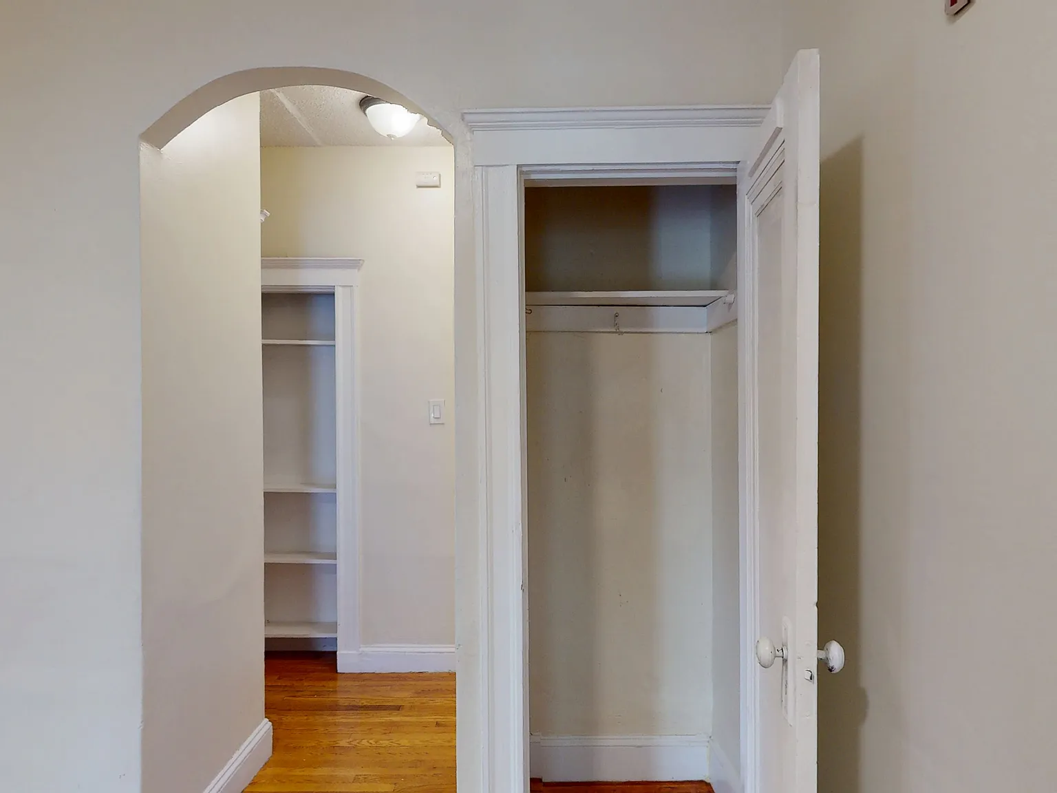 2 bed, 950 sqft, $2,900 — Photo 3