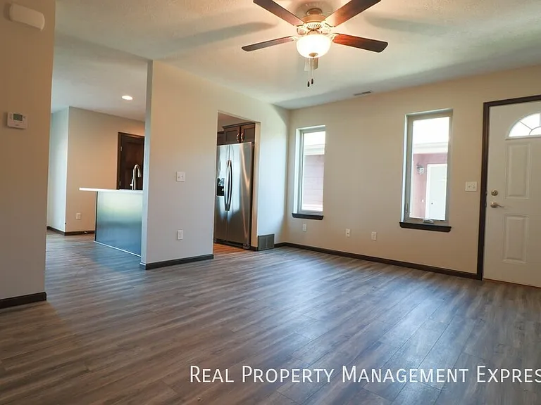 9420 W Gert St — Photo 4
