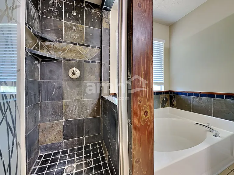 4855 Lake Park Ter — Photo 12