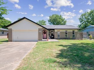 620 E Center St, Collinsville, OK 74021