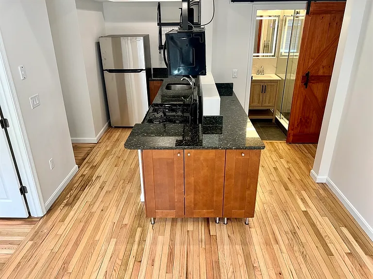 257 Pleasant St #8 — Photo 3