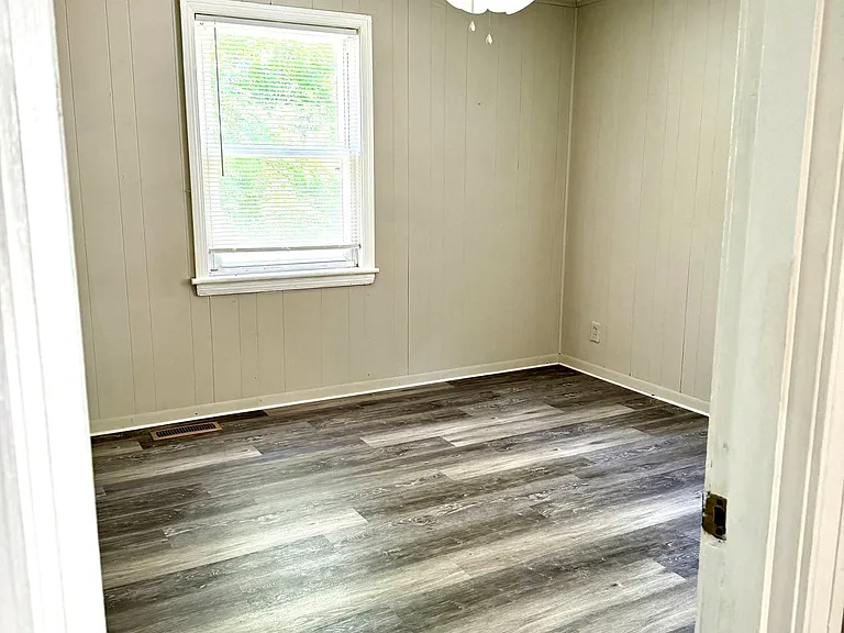 1156 Ridgeway Dr — Photo 10