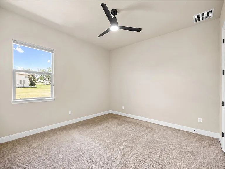 900 Hawthorne Loop — Photo 30