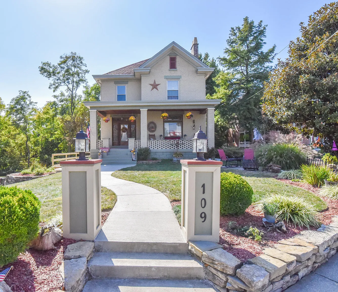 109 Electric Ave photo 1
