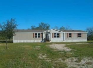 1736 Bridle Path Rd, Luling, TX 78648
