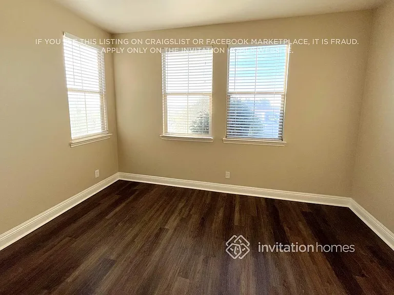 4039 Huston Way — Photo 2