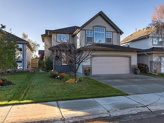 2nd image of 192 Ridgehaven Cres