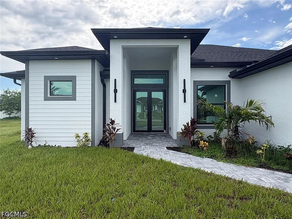 3 bed, 2.0 bath, 1600 sqft, $2,300 — Photo 1