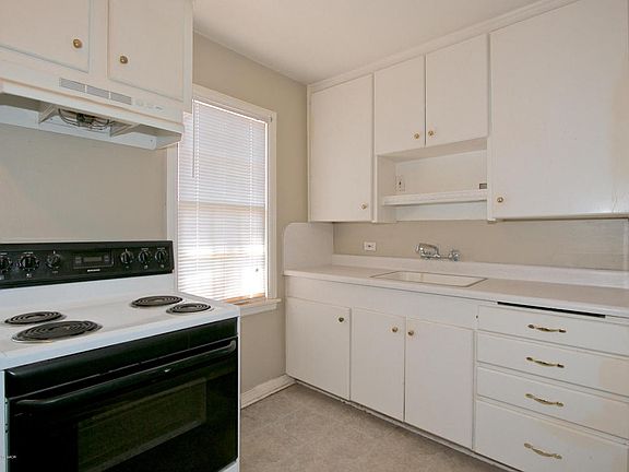 5th image of 1614 S Ong St
