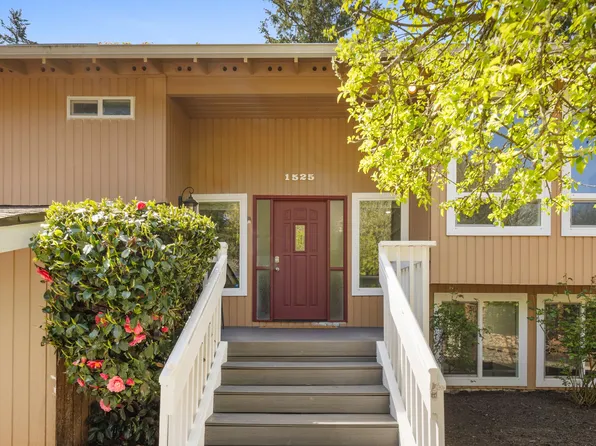 1525 218th Pl NE, Sammamish, WA 98074