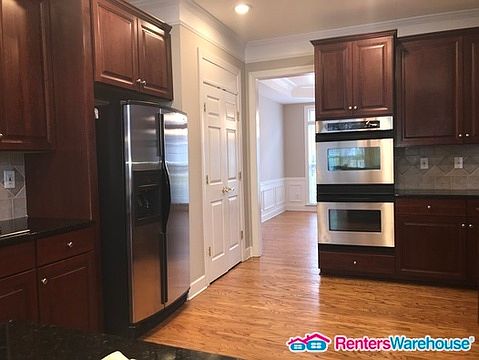 3rd image of 3427 Belridge Dr SE