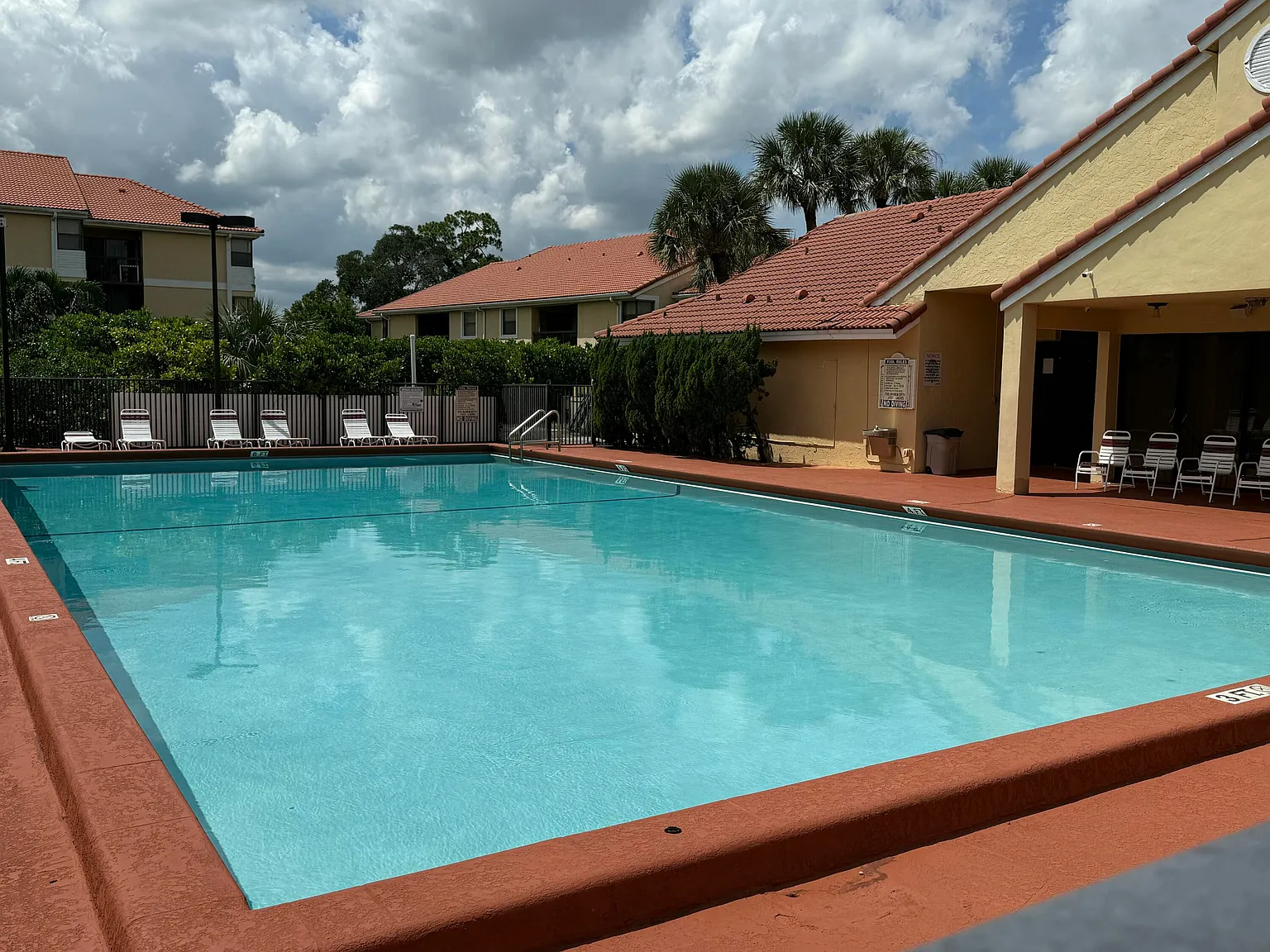 1 bed, 1.0 bath, 784 sqft, $1,700 — Photo 2