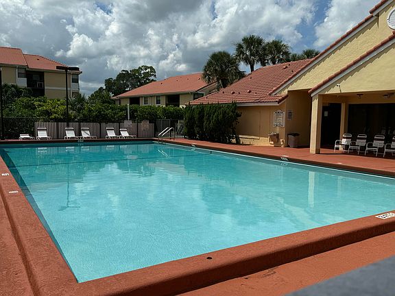 2nd image of 5821 Riverside Dr #203-B