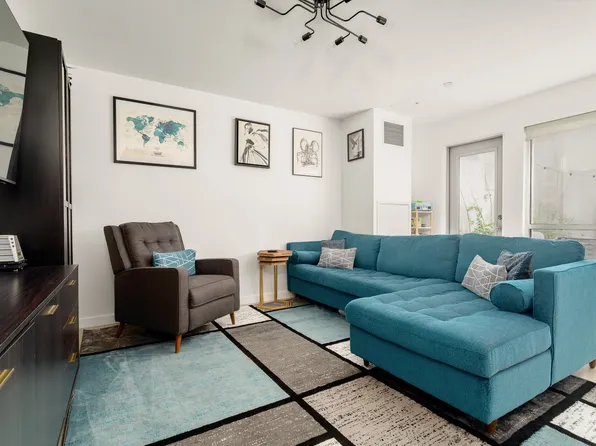 560 Carroll Street image 10 of 16