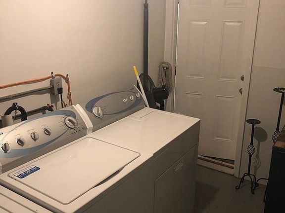 2nd image of 507 Greenfield Ln #1
