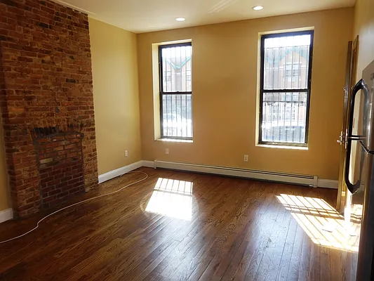 Rented by Blue Egg Realty Corp | media 25