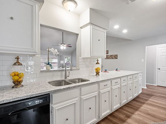 4th image of 14914 RIDGE HILL DR