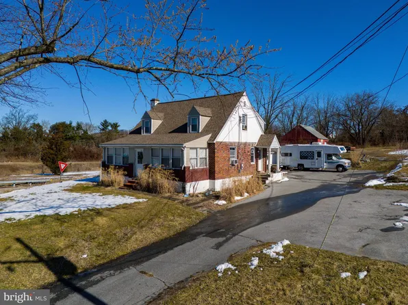 1587 Farmington Ave, Pottstown, PA 19464