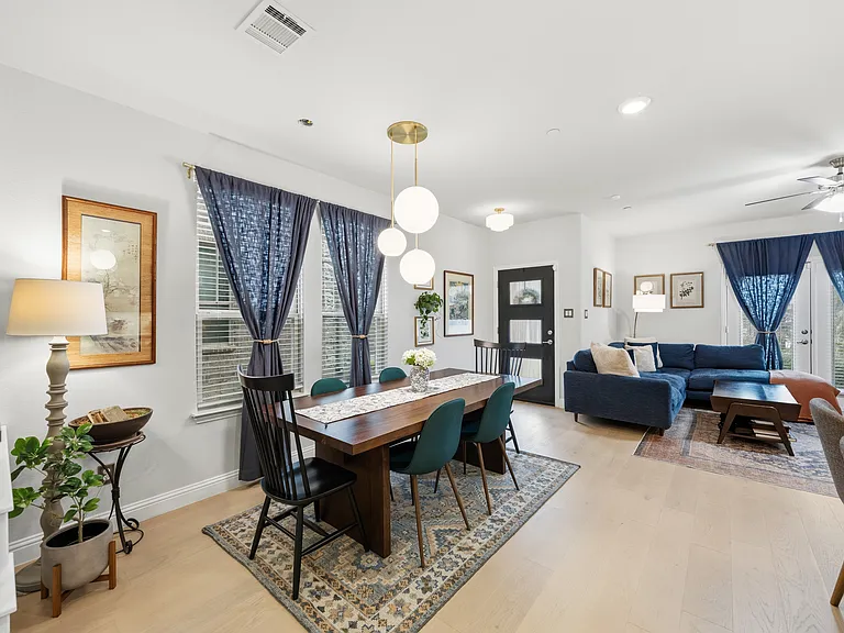 7833 Bayside Dr — Photo 3