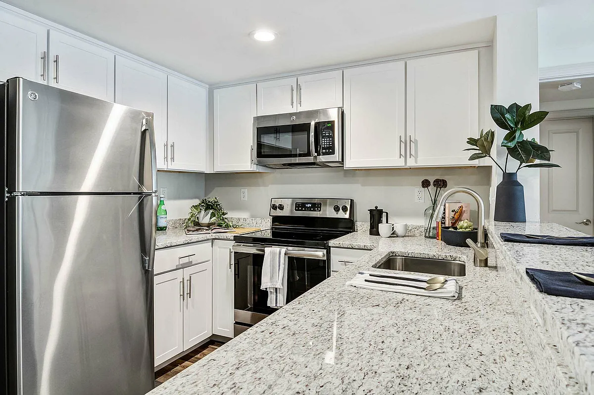 Building Photo - Avana Cliffside