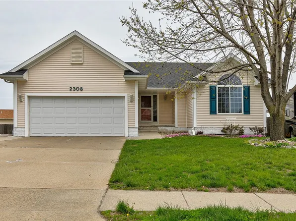 2308 E Meadow Ln, Des Moines, IA 50320