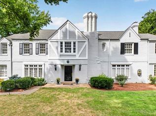 6 Berkshire Dr, Saint Louis, MO 63117
