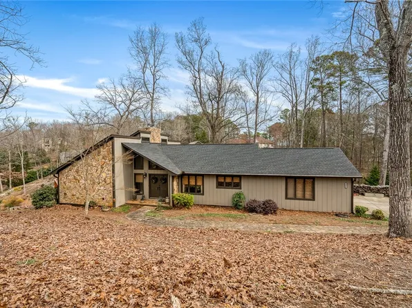 1416 Azure Cove Ct, Seneca, SC 29672